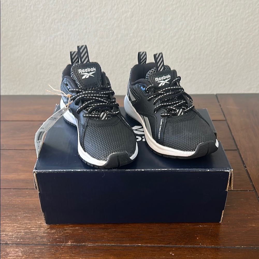 Reebok Black Sneakers Modern Mesh Low-Top